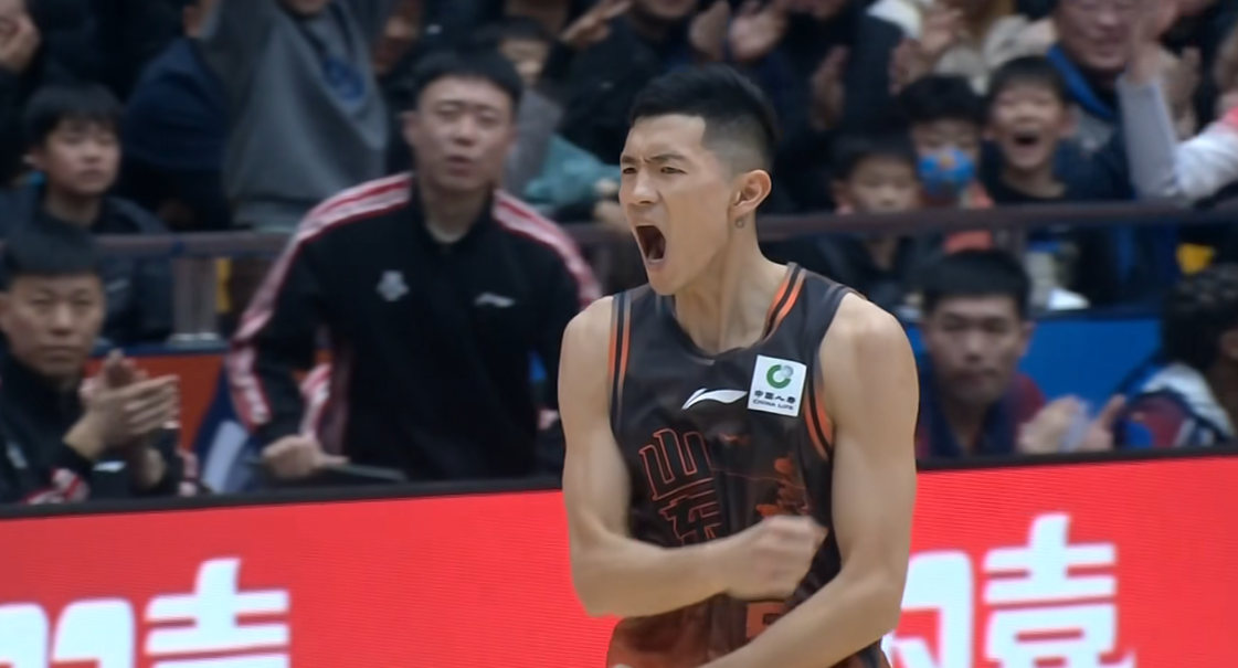 趣体育APP-强势击败卫冕冠军！近12轮赢了11场，又有一队跻身夺冠大热行列